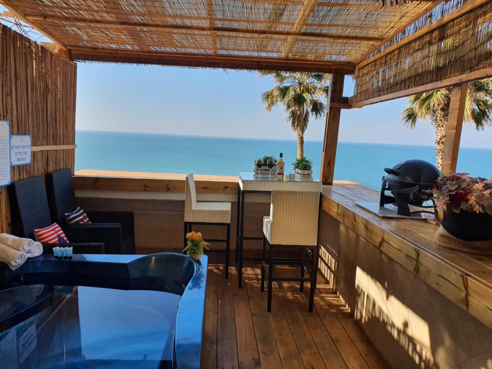 Magic On The Sea-Suites With A Private Jacuzzi And A Private Sea View Netanya Quarto foto