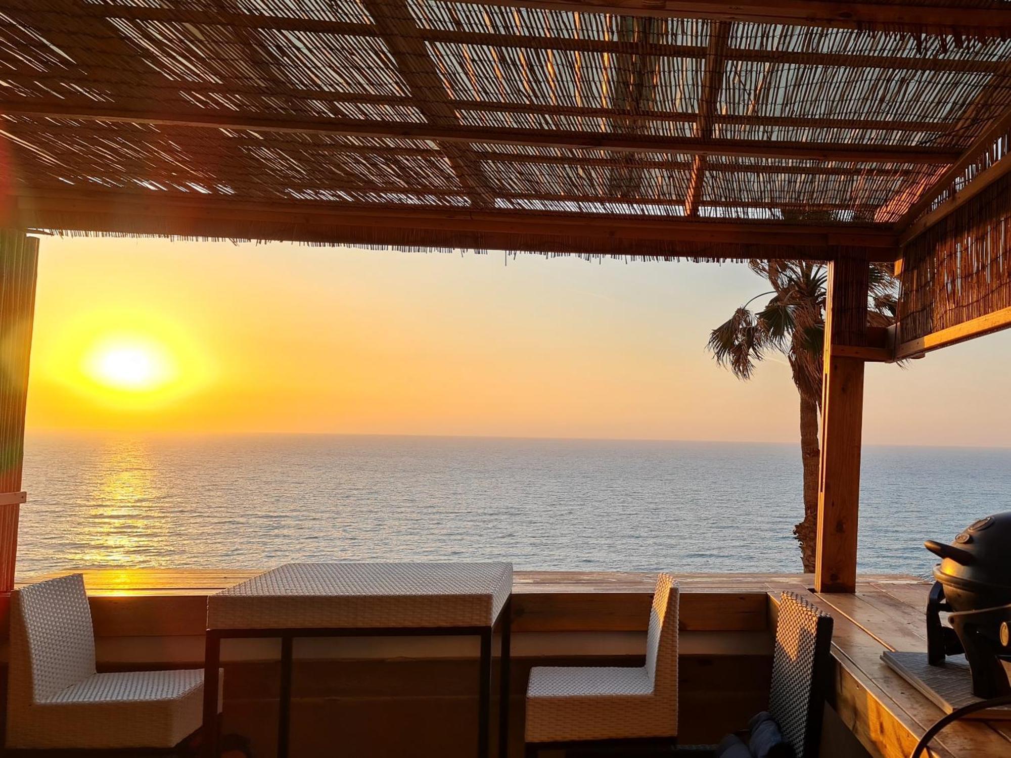 Magic On The Sea-Suites With A Private Jacuzzi And A Private Sea View Netanya Quarto foto
